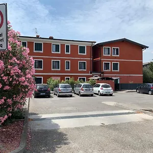 https://appartamento-rg140.it-lombardy.com